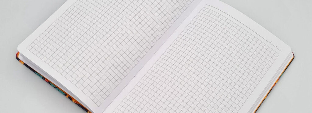 Wybór papieru do notesu 7 notatnik z papierem w kratkę